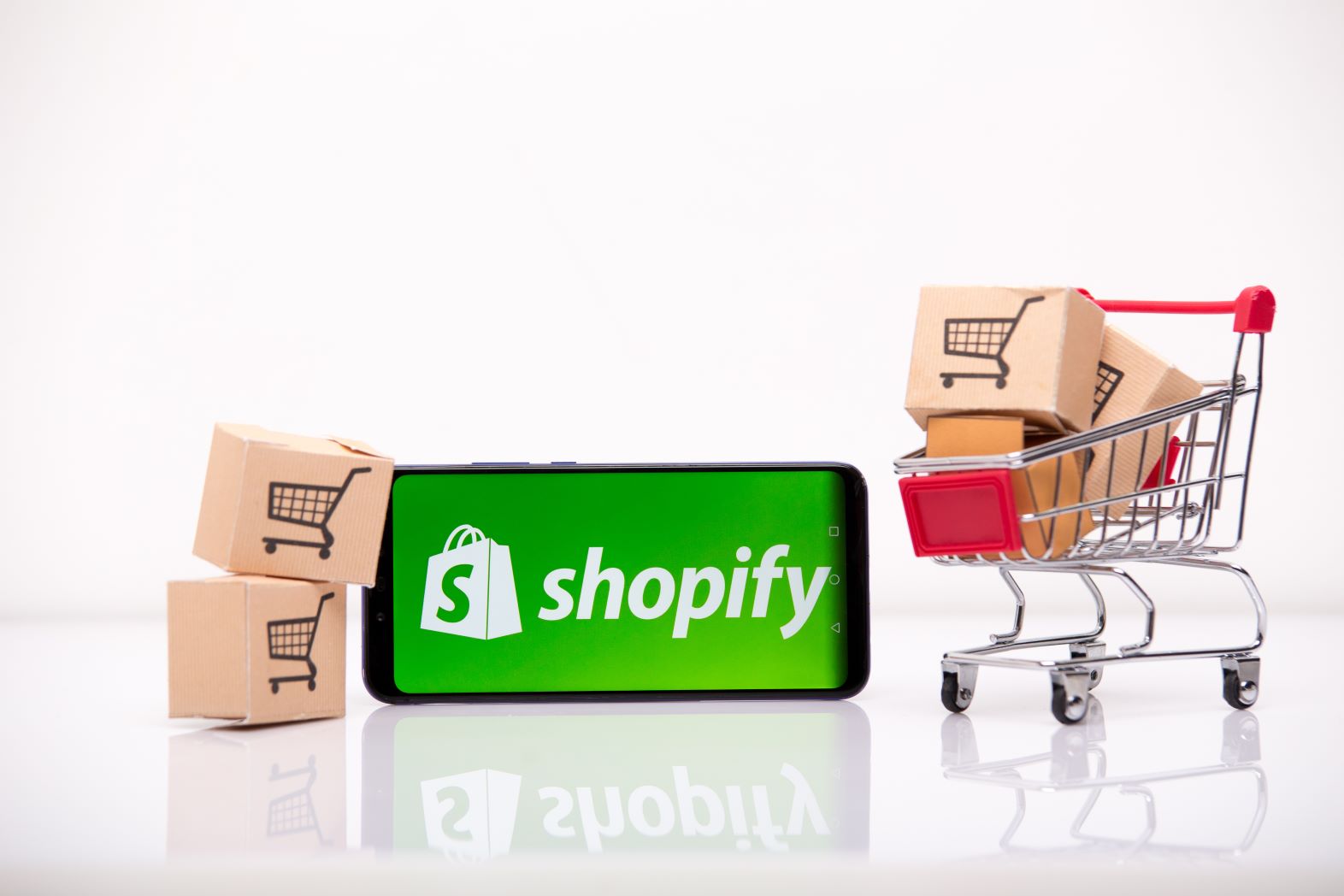 How To Make Money With Chatbots On Shopify eCommerce Website